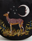 Bolso con bordado de ciervo y luna