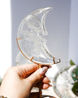 Luna de Cuarzo Cristal con Rostro y Soporte – Claridad, Energía y Sanación