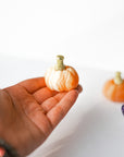 Calabaza de Calcita con Tallo de Jade – Energía, Prosperidad y Renovación