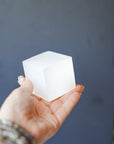 Cubo de Selenita – Luz, Protección y Claridad