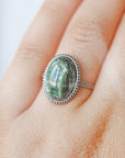 Anillo Corazón de Serafinita en Plata – Sanación, Conexión y Energía Angelical