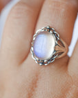 Anillo Corazón de Piedra Luna en Plata – Intuición, Equilibrio y Energía Femenina