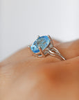 Anillo de Topacio Azul en Plata – Calidad Extra y Adaptable – Claridad, Calma y Comunicación