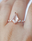 Anillo de Cuarzo Rosa en Oro Rosa – Amor, Calma y Armonía