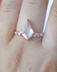 Anillo de Cuarzo Rosa en Oro Rosa – Amor, Calma y Armonía