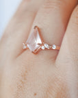 Anillo de Cuarzo Rosa en Oro Rosa – Amor, Calma y Armonía