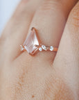 Anillo de Cuarzo Rosa en Oro Rosa – Amor, Calma y Armonía