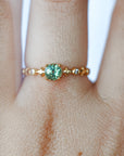 Anillo de Zafiro Verde en Plata – Sabiduría, Prosperidad y Armonía