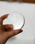 Lunas de Piedra Luna con Stand – Intuición, Energía Femenina y Protección