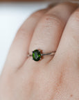 Anillo de Diópsido en Plata – Conexión con la Naturaleza, Sabiduría y Equilibrio