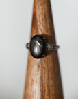 Anillo de Hiperstena en Plata – Protección, Claridad y Fuerza Interior