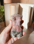 Busto de Rodonita – Amor Propio, Sanación y Compasión