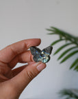Mariposa de Labradorita CALAVERA – Transformación, Magia y Protección