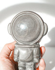 Astronauta de Obsidiana Plateada – Protección, Intuición y Sanación Interior