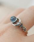 Anillo de Aguamarina con Luna en Plata – Calma, Comunicación y Energía del Mar