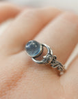 Anillo de Aguamarina con Luna en Plata – Calma, Comunicación y Energía del Mar