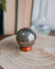Pirita - esfera con matriz