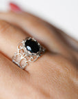 Anillo de Espinela Negra Ajustable de Plata