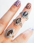 Anillo de Cuarzo Ahumado – Enraizamiento, Protección y Claridad