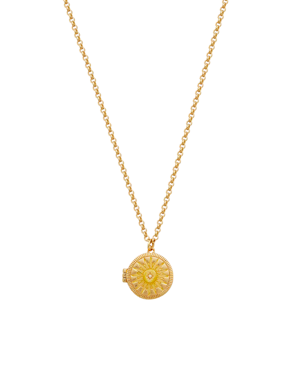 Collar con reliquiario dorado de sol