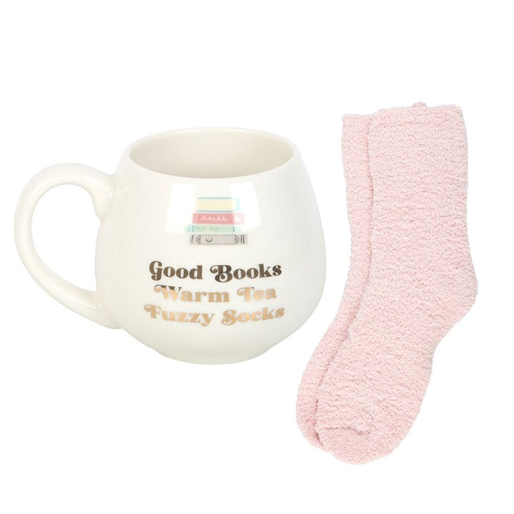 Taza de cerámica y calcetines