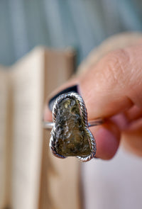 Anillo Moldavita y plata artesanal - Grande