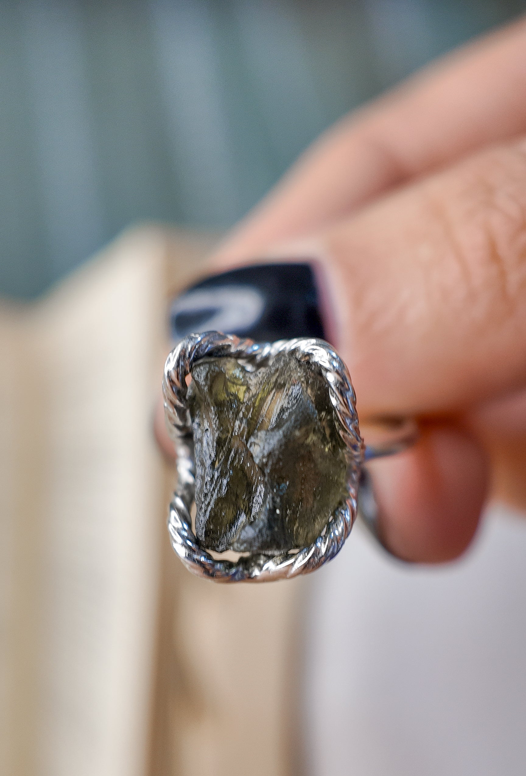 Anillo Moldavita y plata artesanal - Grande