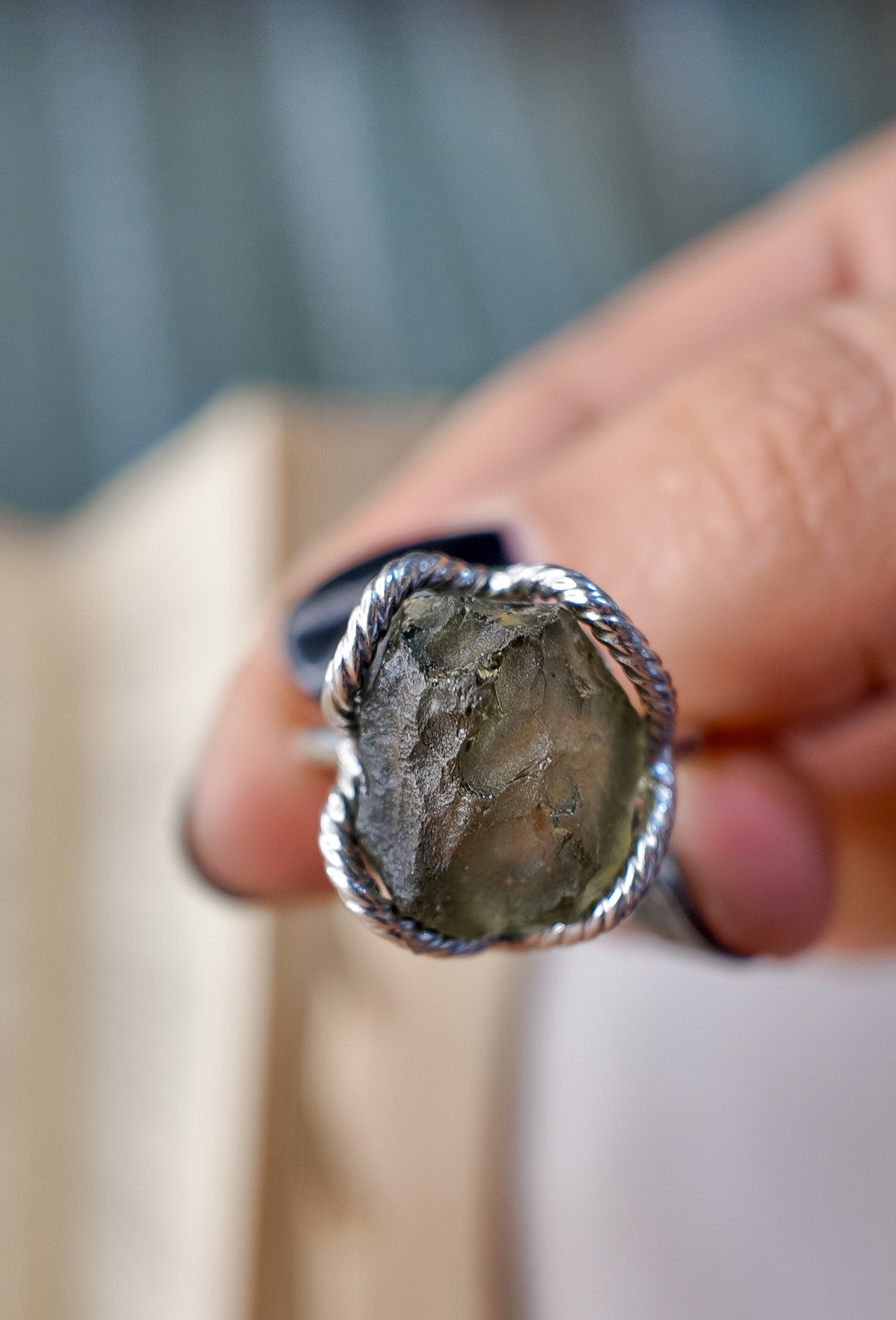 Anillo Moldavita y plata artesanal - Grande
