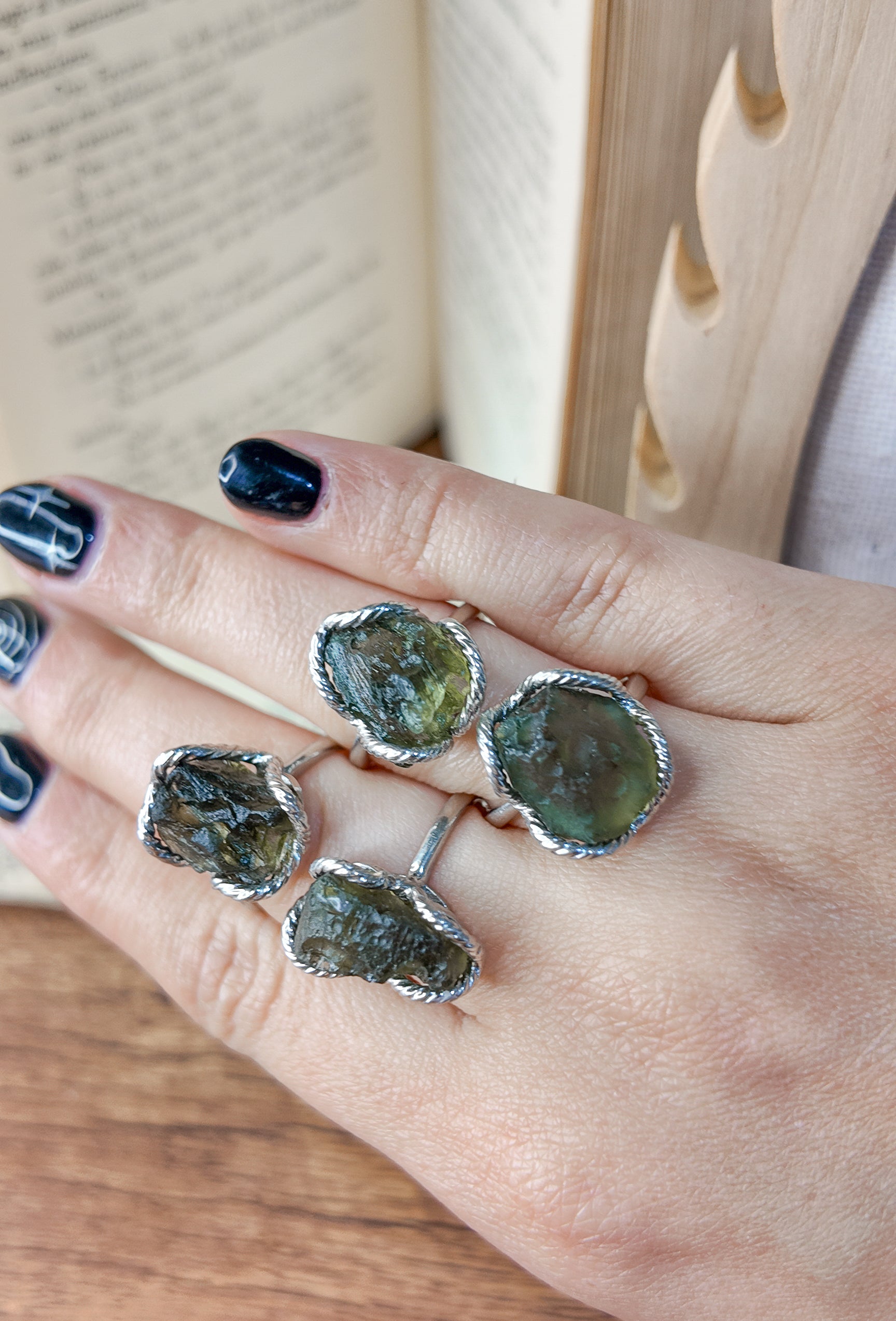 Anillo Moldavita y plata artesanal - Grande