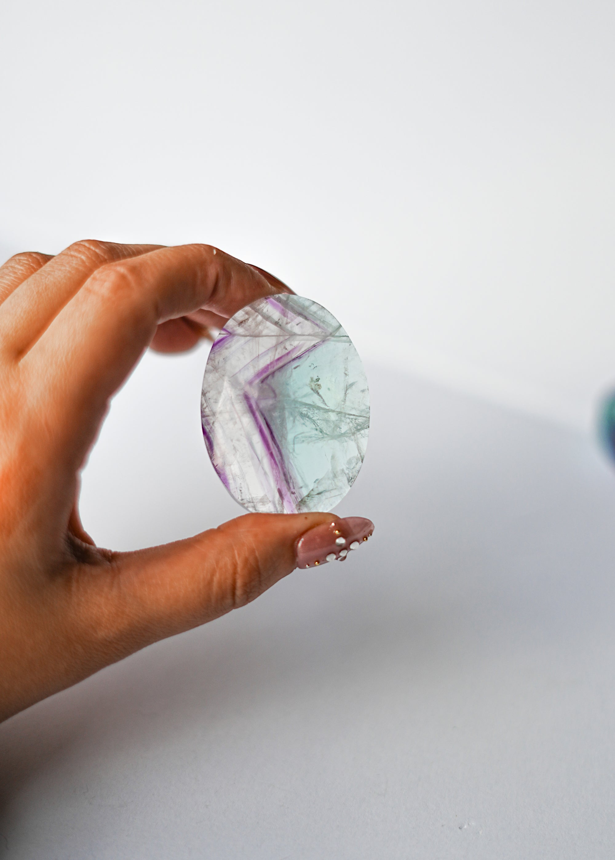 Palmstone de Fluorita Calidad Extra – Protección, Claridad y Equilibrio