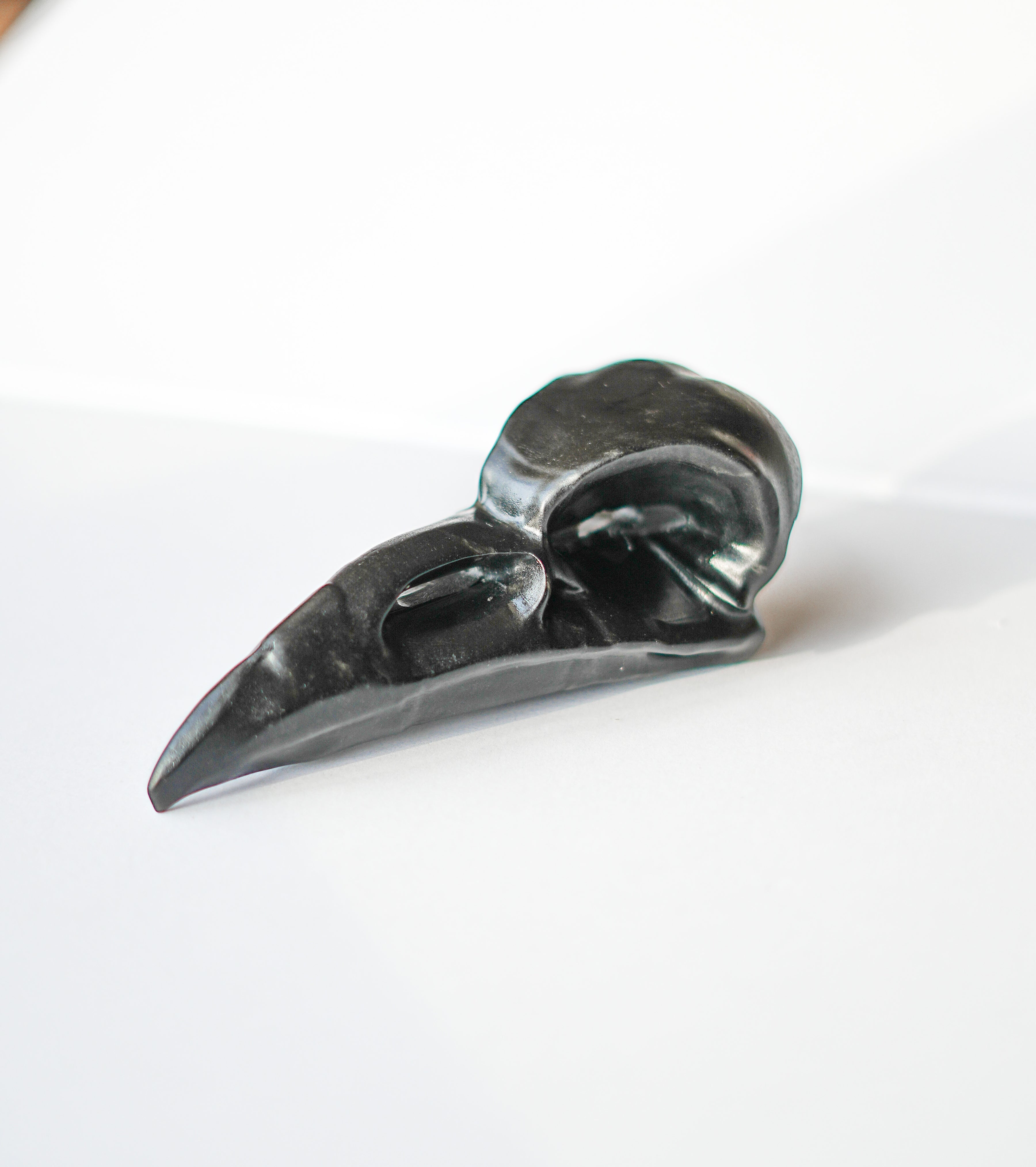 Calavera de Cuervo en Obsidiana – Protección, Magia y Sabiduría Ancestral