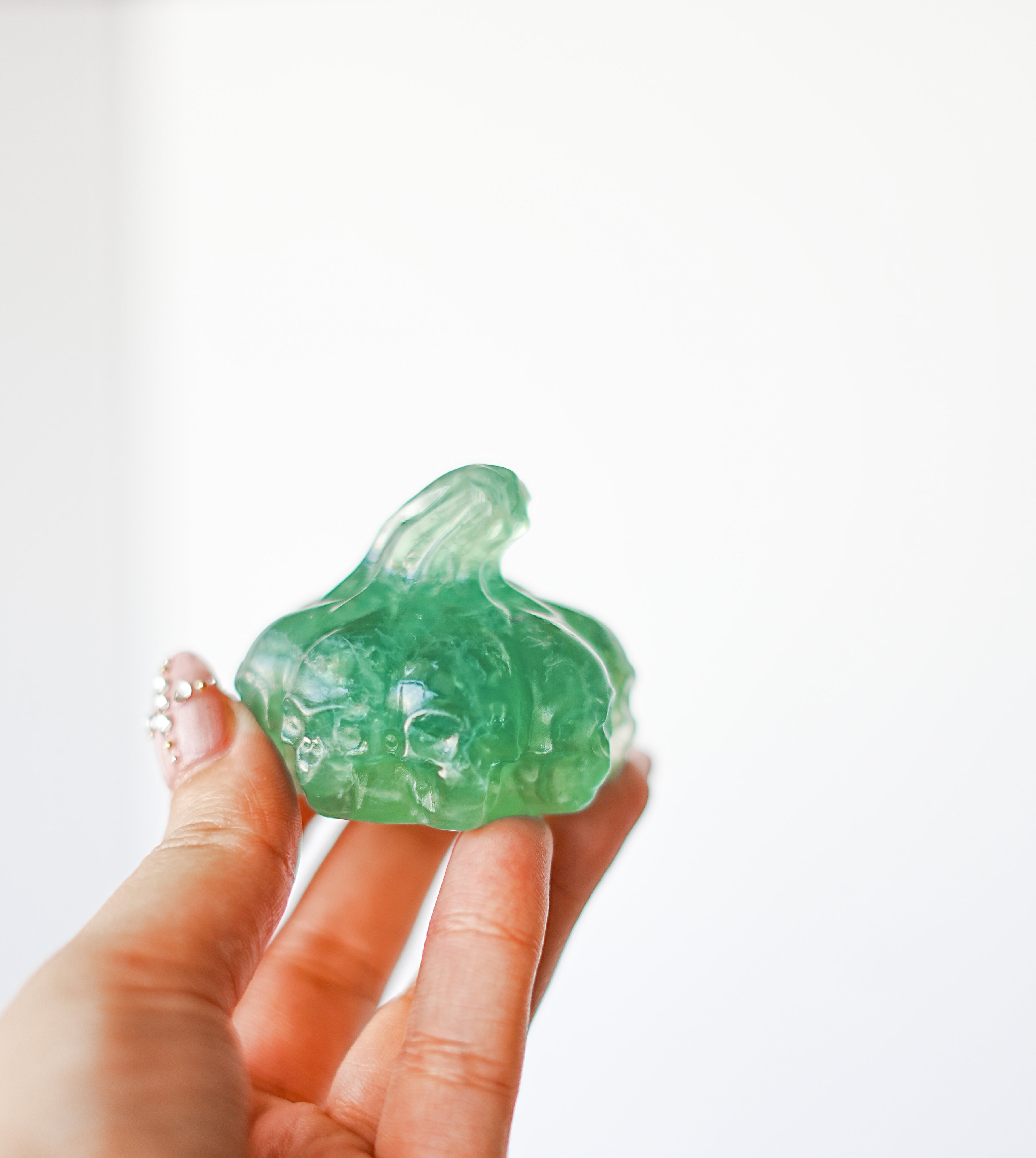 Calabaza con Calaveras – Mineral Aleatorio – Protección, Abundancia y Transformación