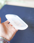 Bowl Alargado de Selenita – Luz, Limpieza y Protección