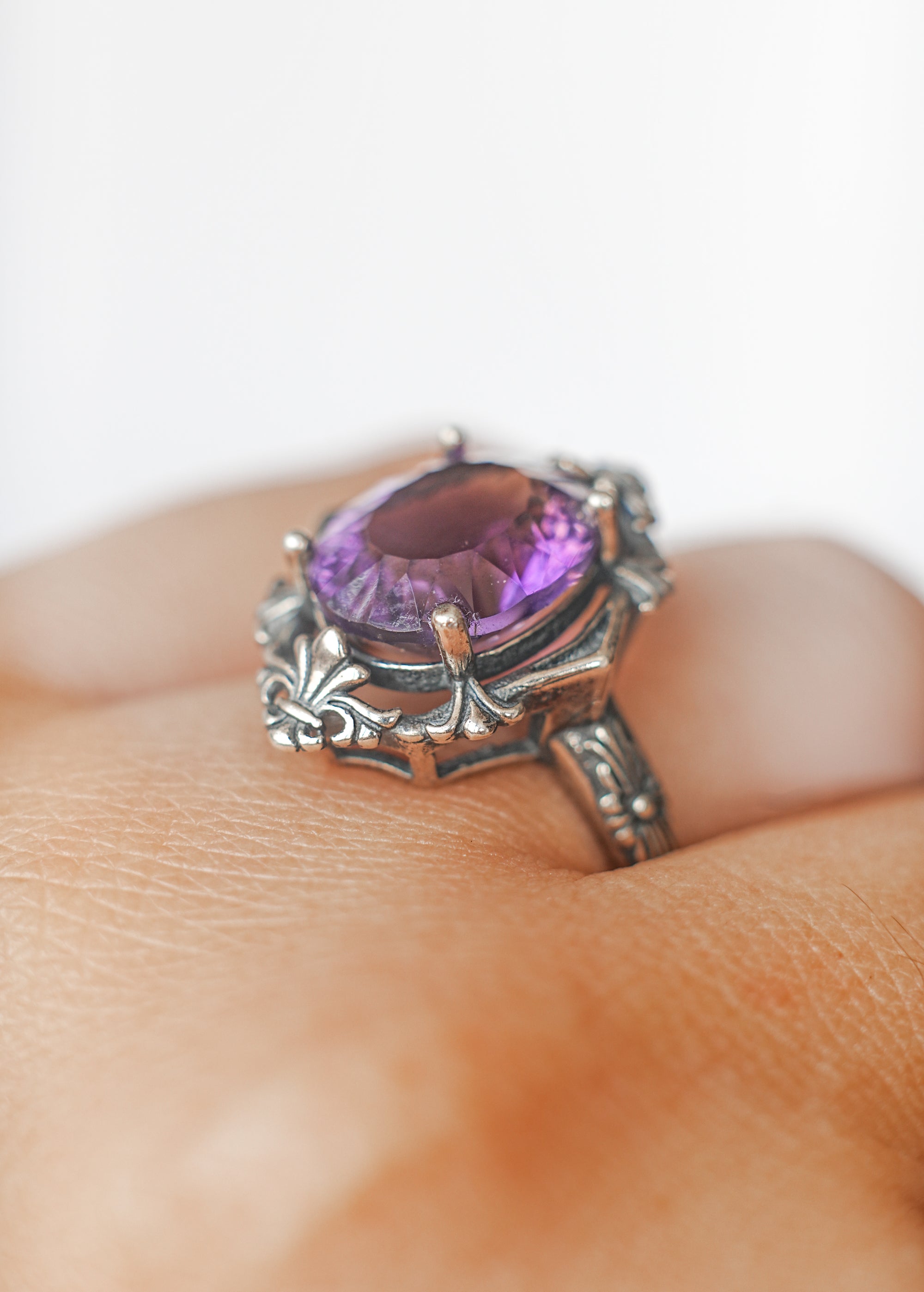 Anillo de Amatista en Plata – Calidad Extra y Adaptable – Protección, Calma y Espiritualidad