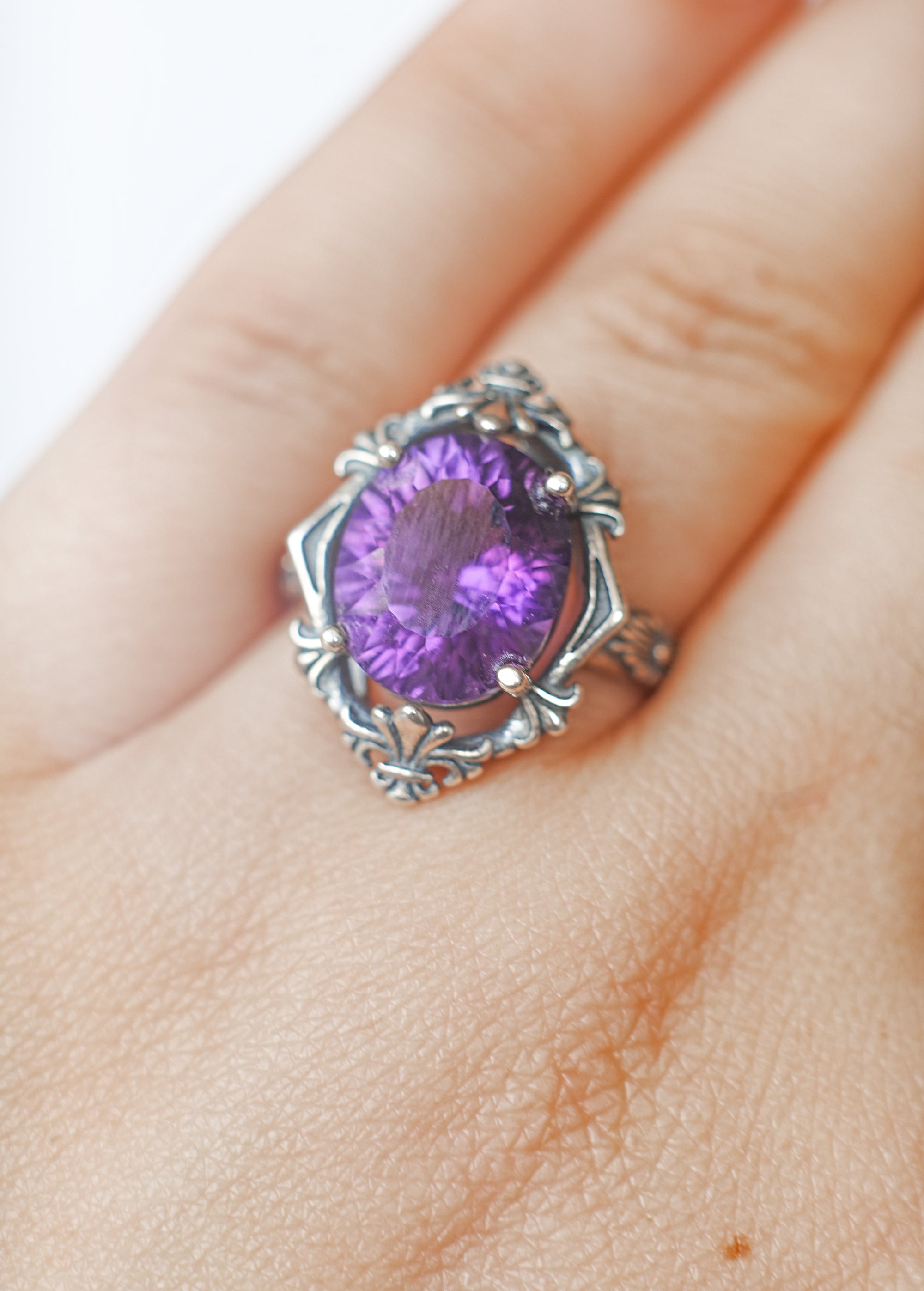 Anillo de Amatista en Plata – Calidad Extra y Adaptable – Protección, Calma y Espiritualidad