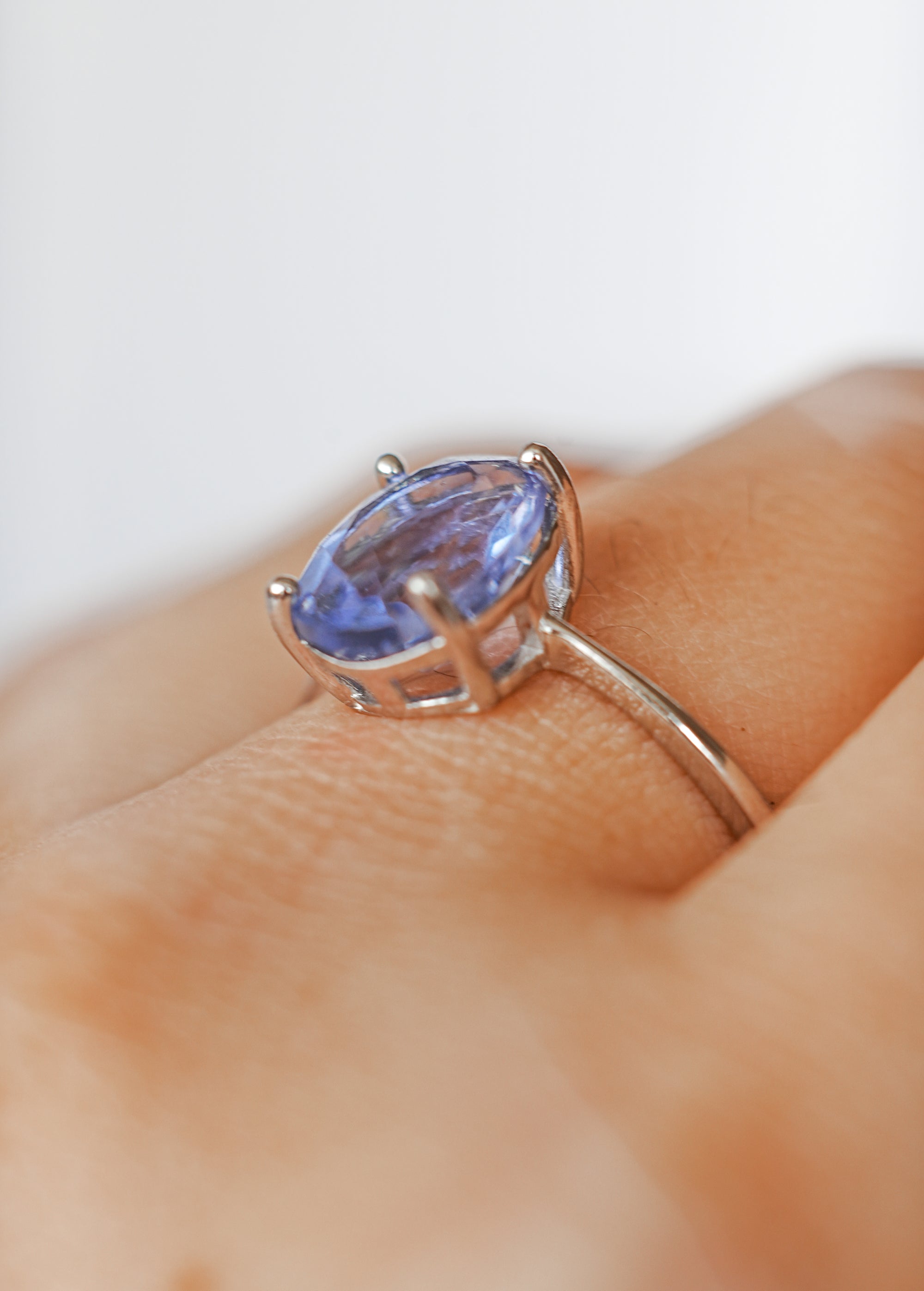 Anillo de Fluorita Azul en Plata – Claridad, Calma y Comunicación