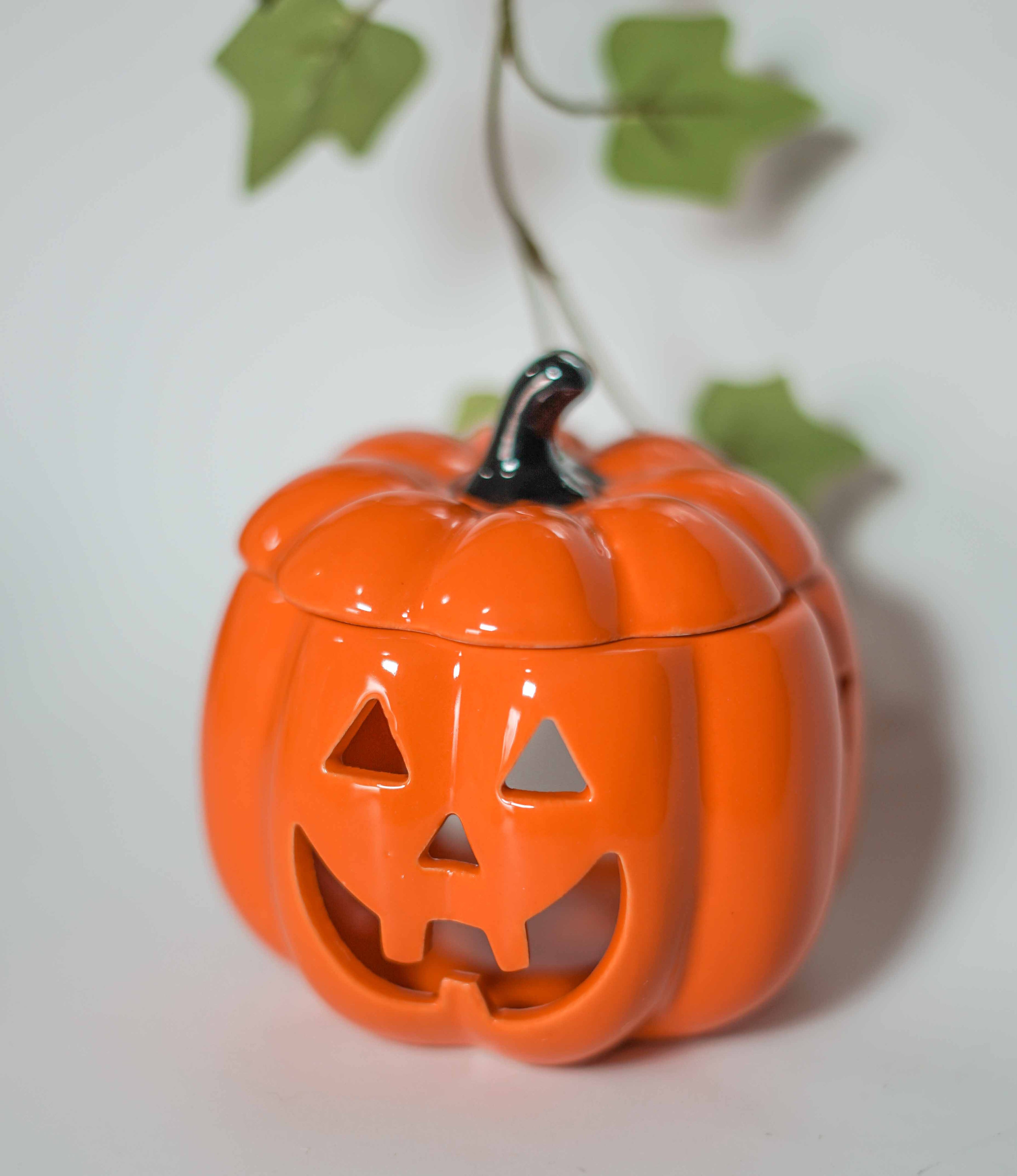 Quemador de esencias con forma de calabaza