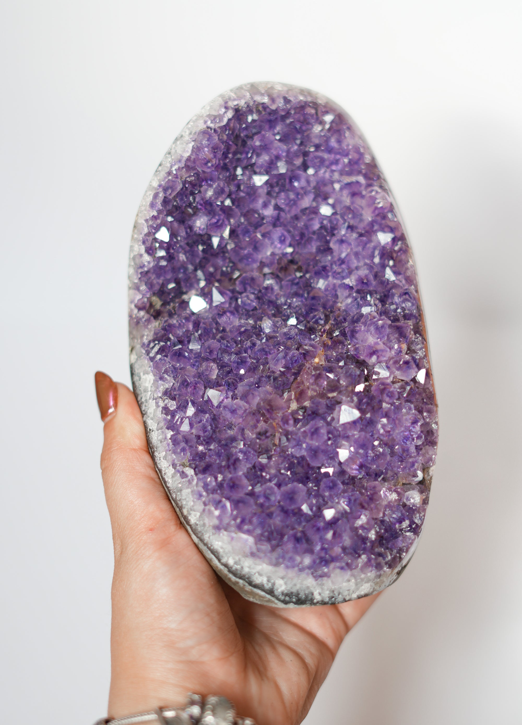 Drusa de Amatista AA+ – Espiritualidad, Sanación y Armonía
