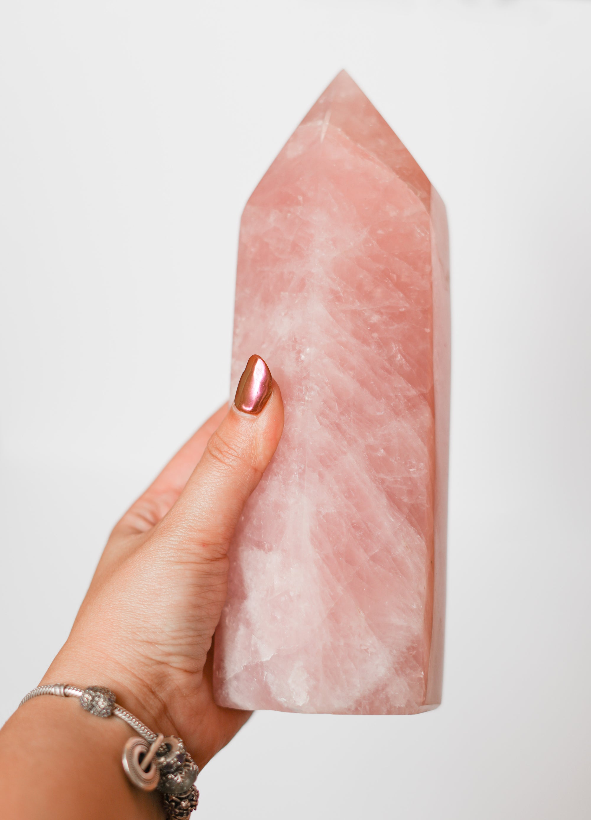 Punta Grande de Cuarzo Rosa – Amor, Sanación y Armonía