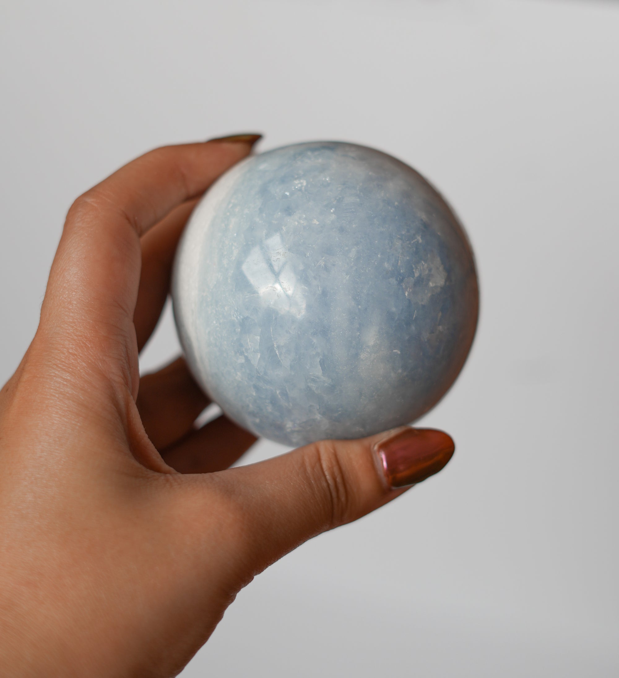 Esfera de Calcita Azul – Calma, Comunicación y Armonía