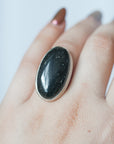 Anillo de Plata con Ónix – Protección, Fortaleza y Enraizamiento