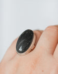 Anillo de Plata con Ónix – Protección, Fortaleza y Enraizamiento