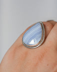 Anillo de Plata con Calcedonia – Serenidad, Comunicación y Confianza