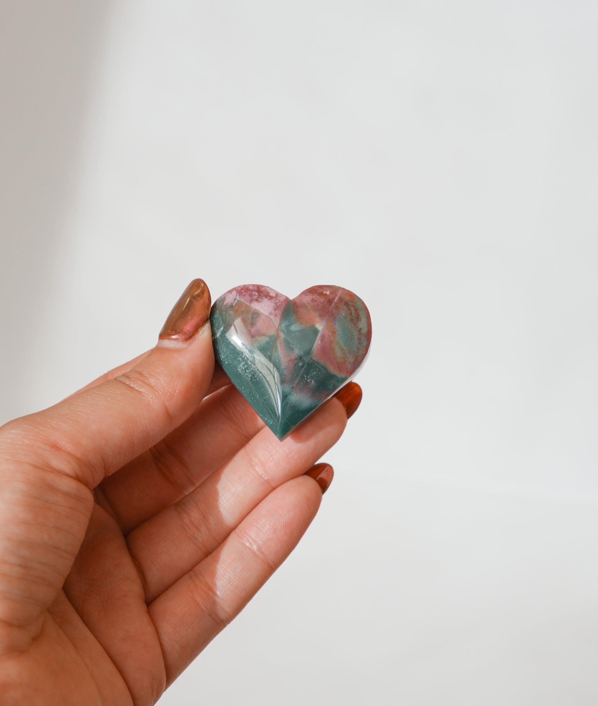 Corazón de Jaspe Unicornio – Alegría, Equilibrio y Creatividad