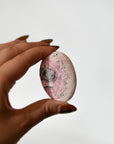 Palmstone de Rodocrosita – Amor, Sanación y Armonía