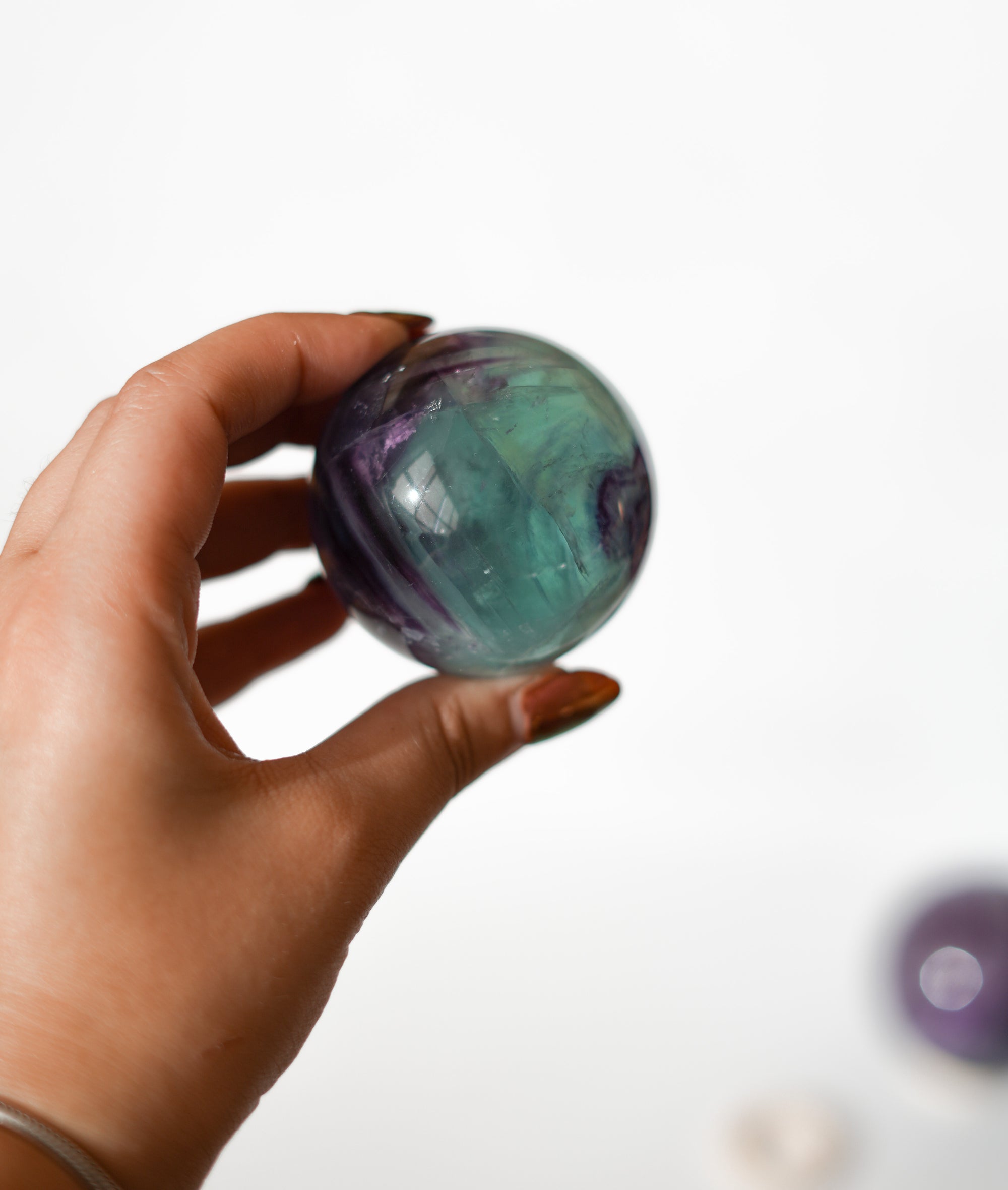 Esfera de Fluorita Calidad Extra – Protección, Intuición y Claridad Mental
