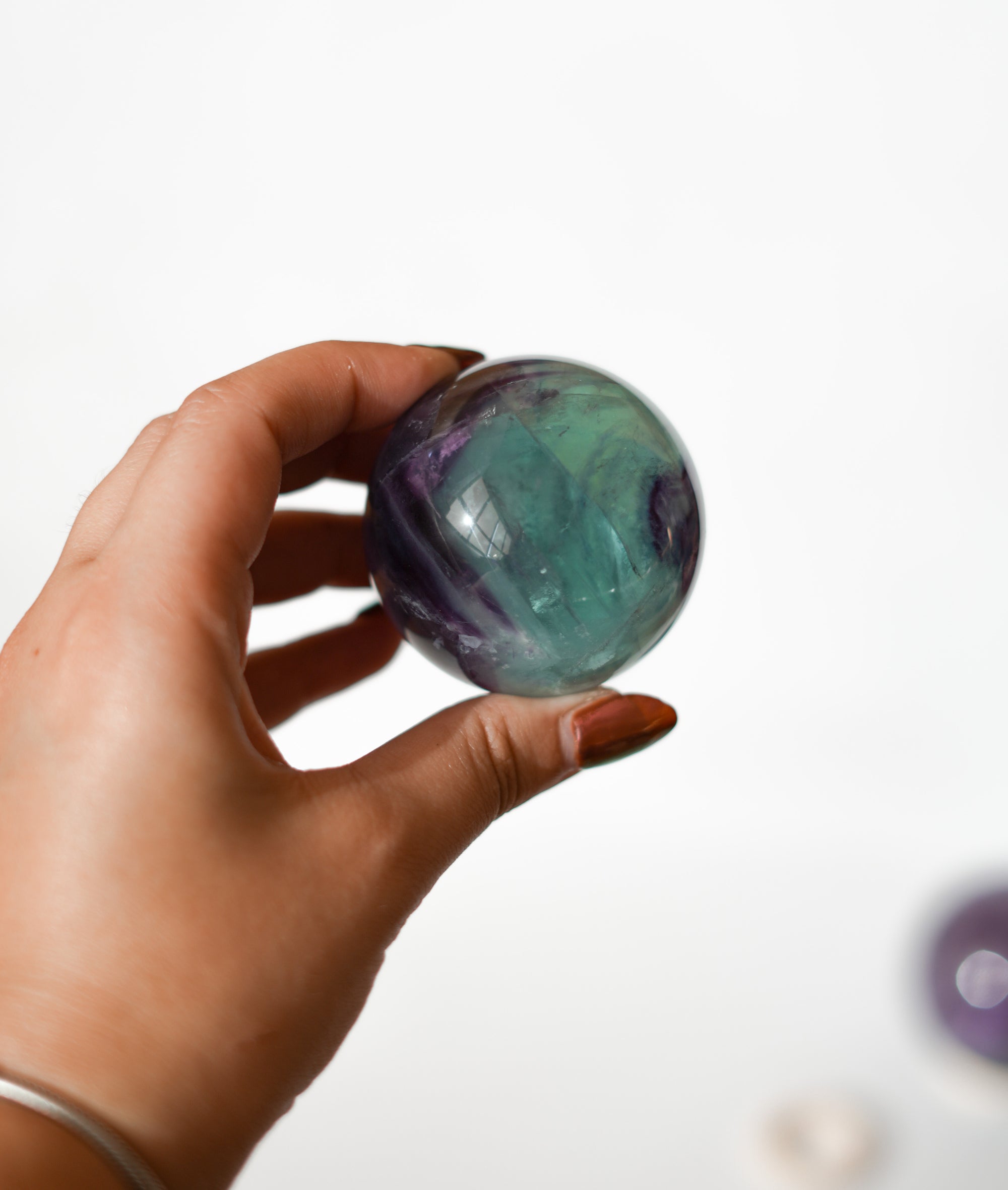Esfera de Fluorita Calidad Extra – Protección, Intuición y Claridad Mental