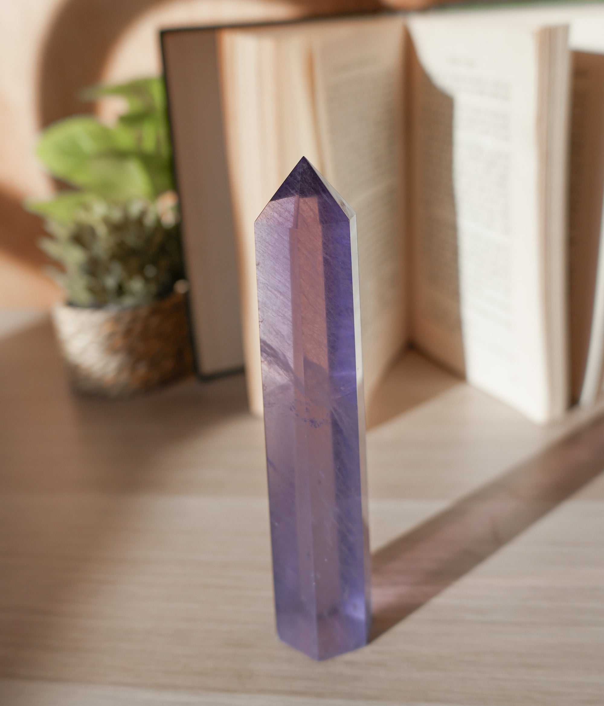 Punta de Fluorita Morada – Intuición, Calma y Claridad Mental