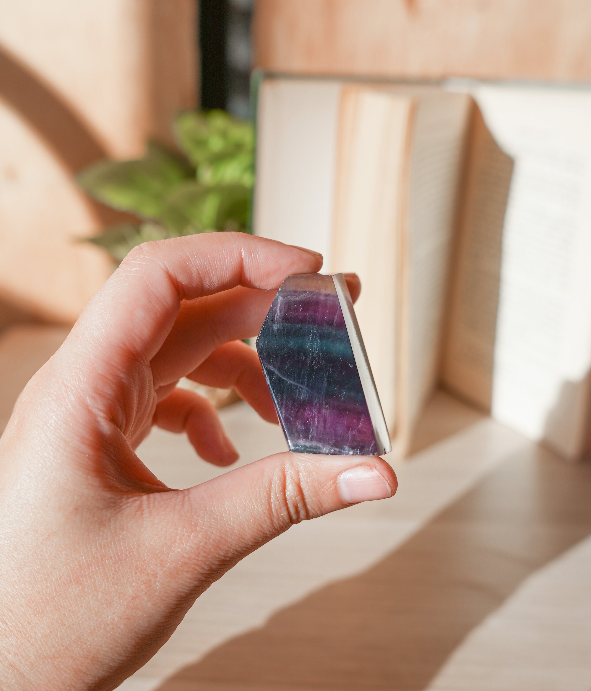 Fluorita en Forma Libre – Equilibrio, Claridad y Energía Arcoíris