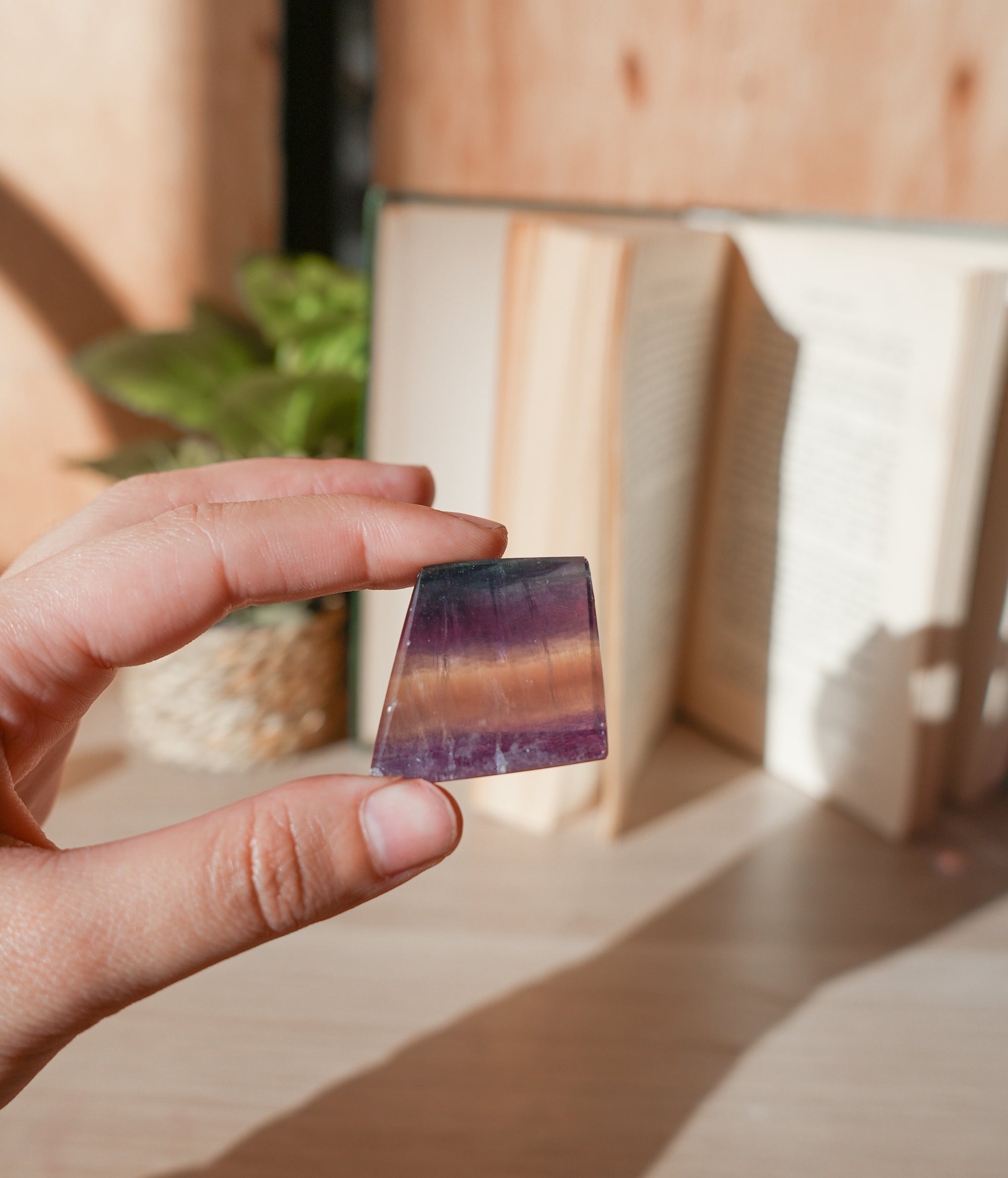 Fluorita en Forma Libre – Equilibrio, Claridad y Energía Arcoíris